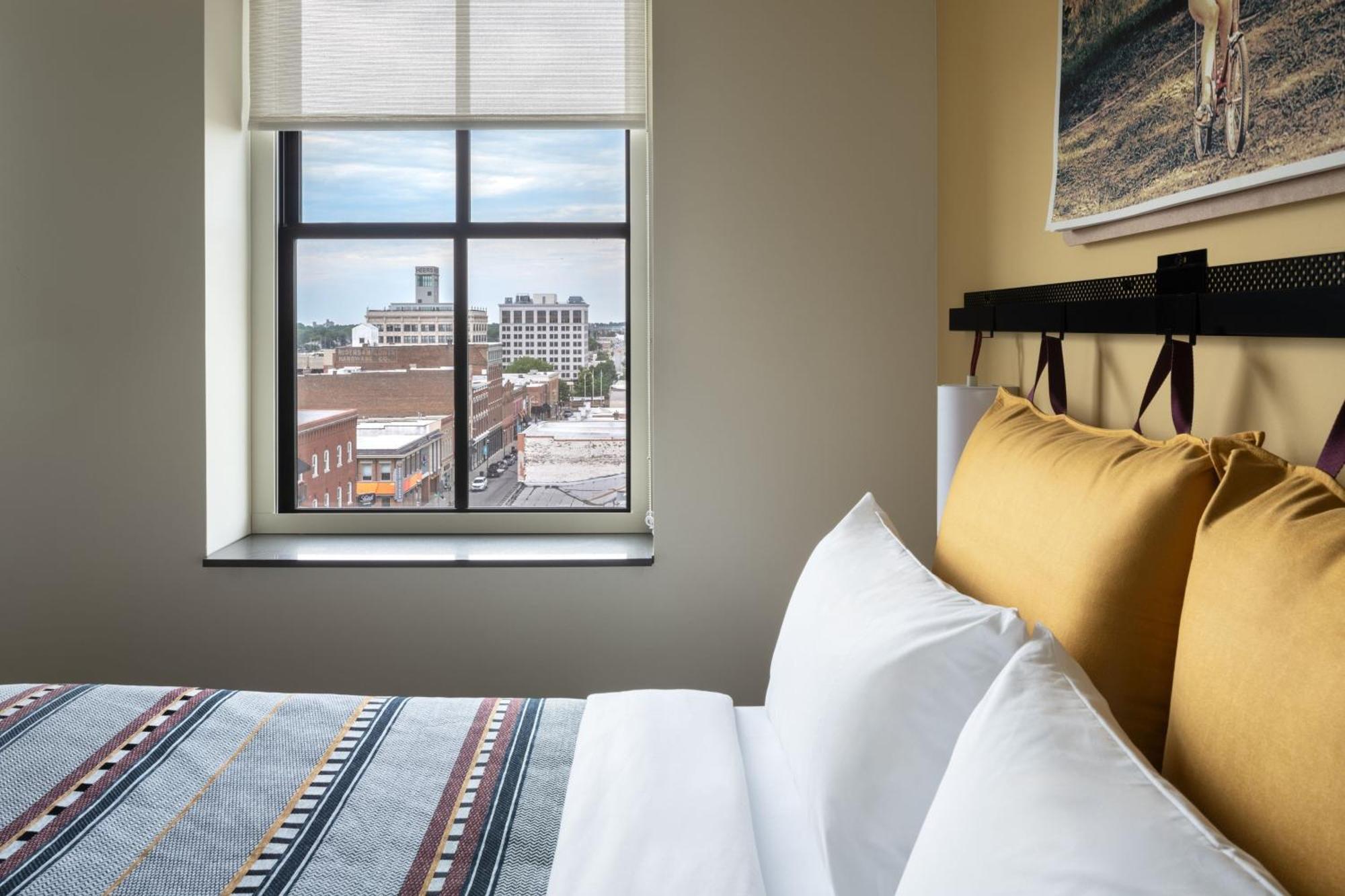 Moxy Springfield Downtown Hotel ภายนอก รูปภาพ