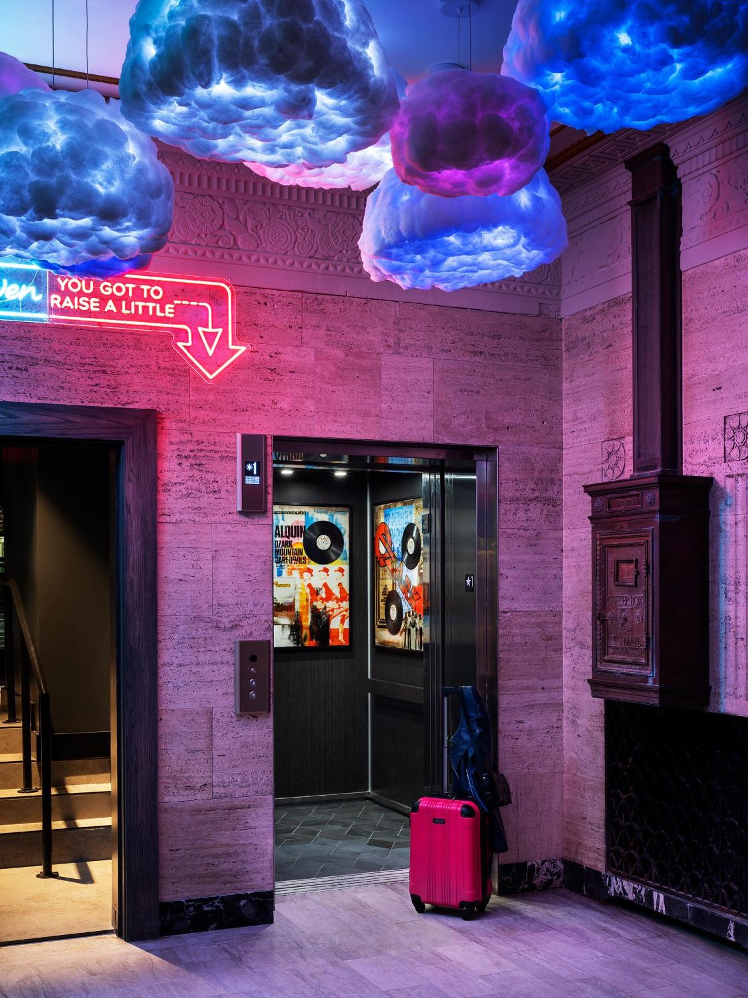 Moxy Springfield Downtown Hotel ภายนอก รูปภาพ